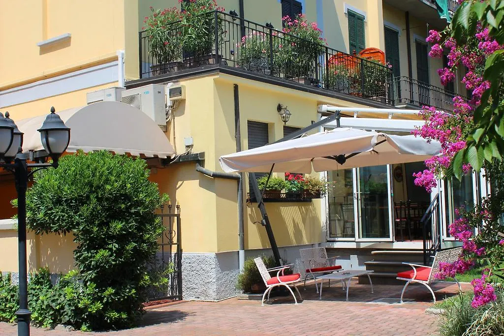 Hotel Charly Milão Itália