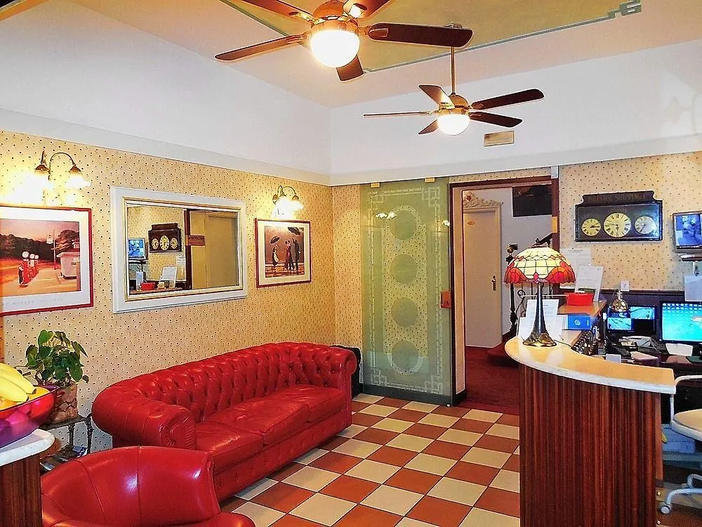 Hotel Charly Milão