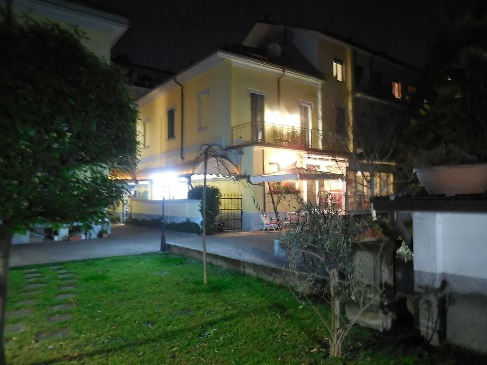 Hotel Charly Milão
