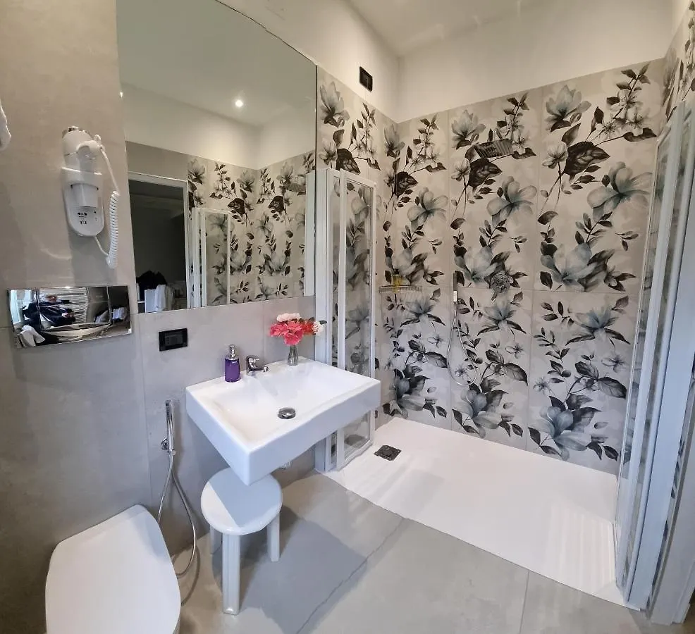 Hotel Charly Milano 3*,