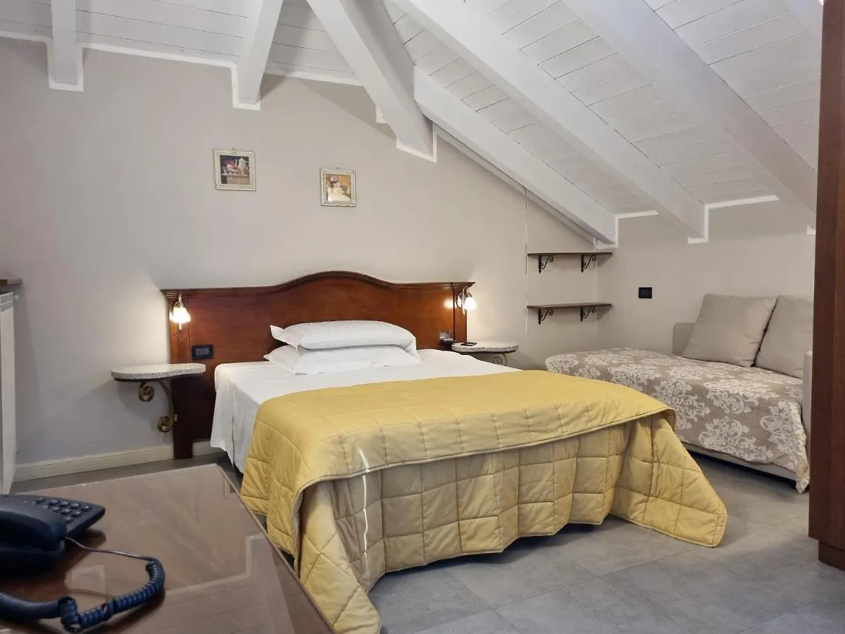 Hotel Charly Mediolan