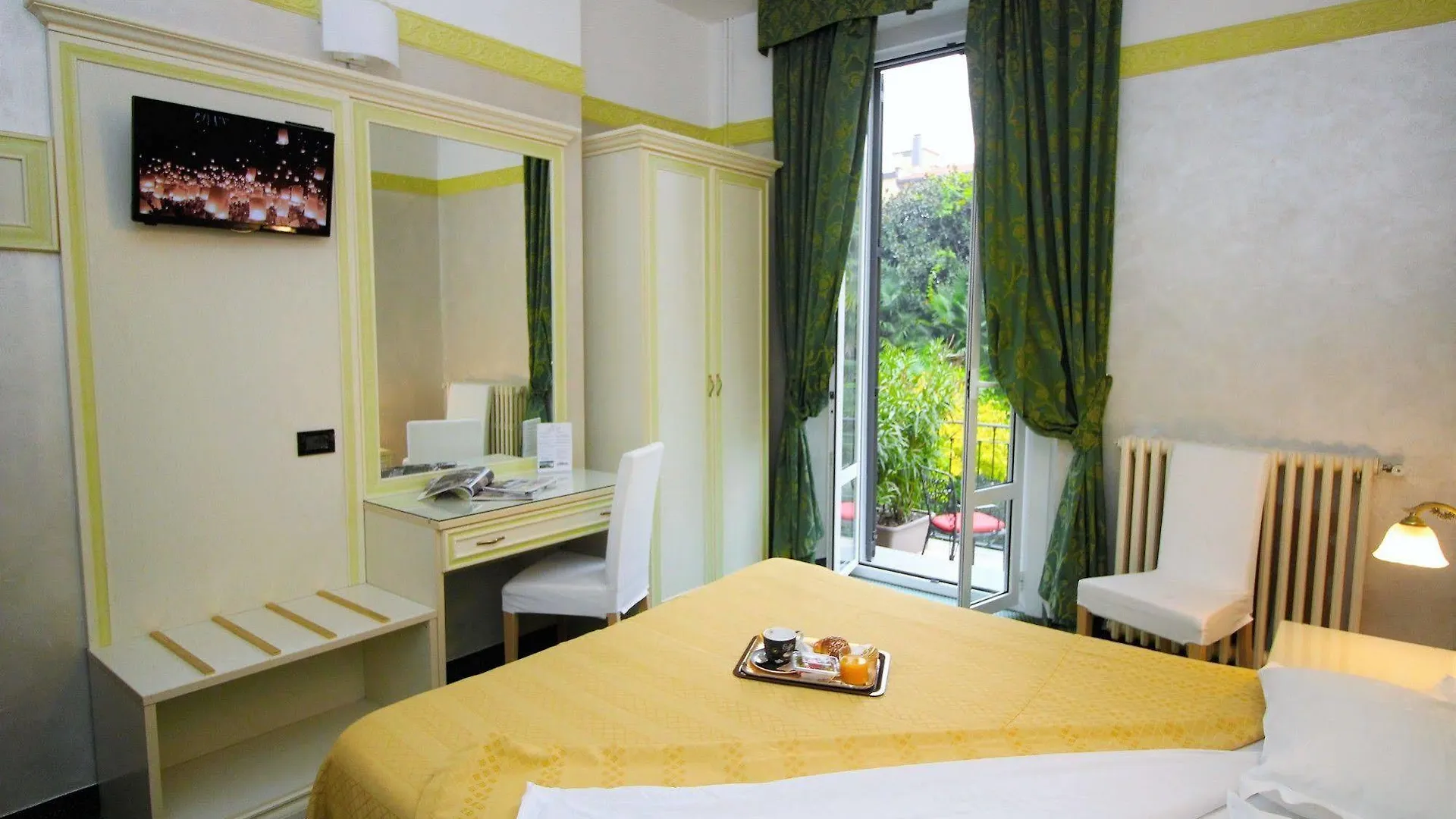 Hotel Charly Mediolan